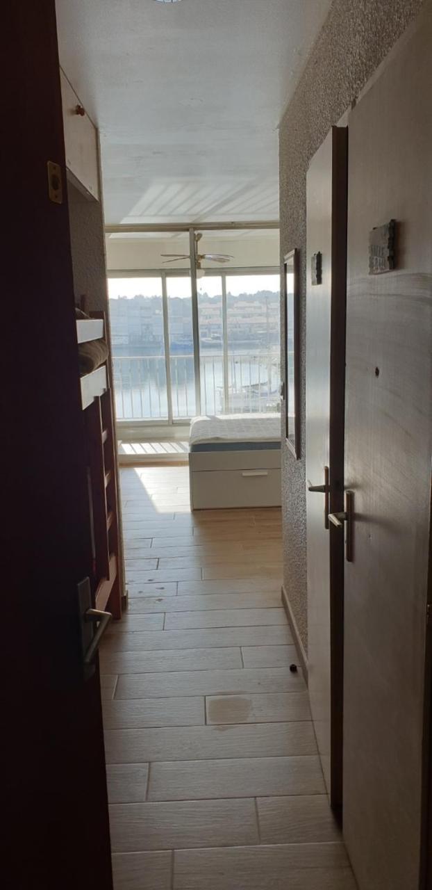 Studio Gruissan Vue Port Екстериор снимка